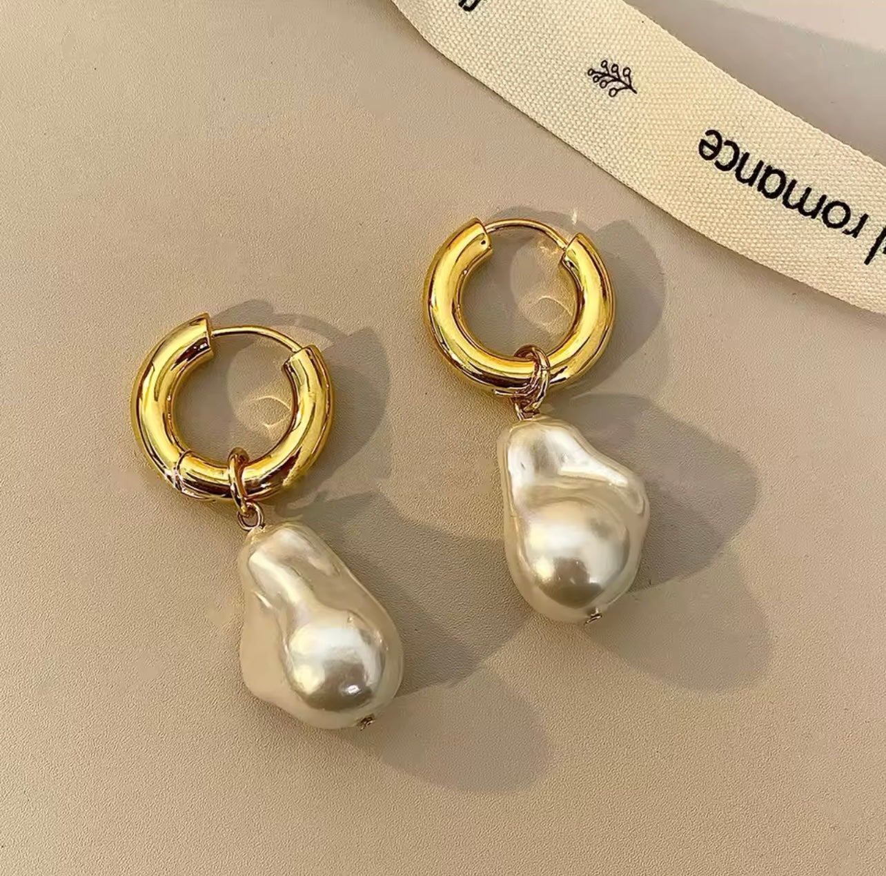 Pearl & Gold French Retro Elegant Pearl Hoop Design Drop Earrings