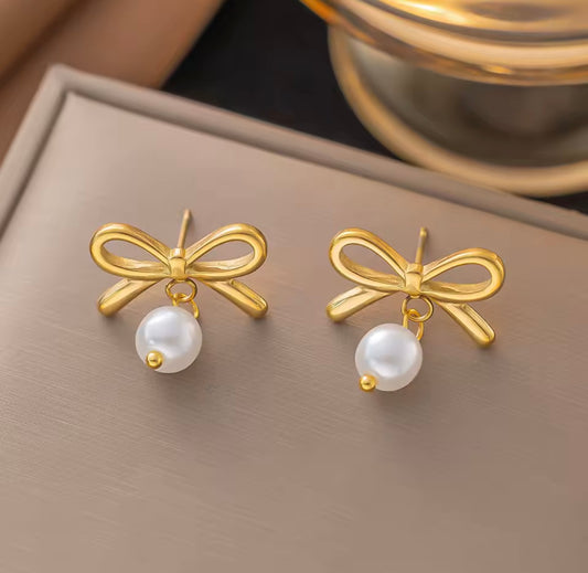 Gold Hoop Earring With bow & pearl