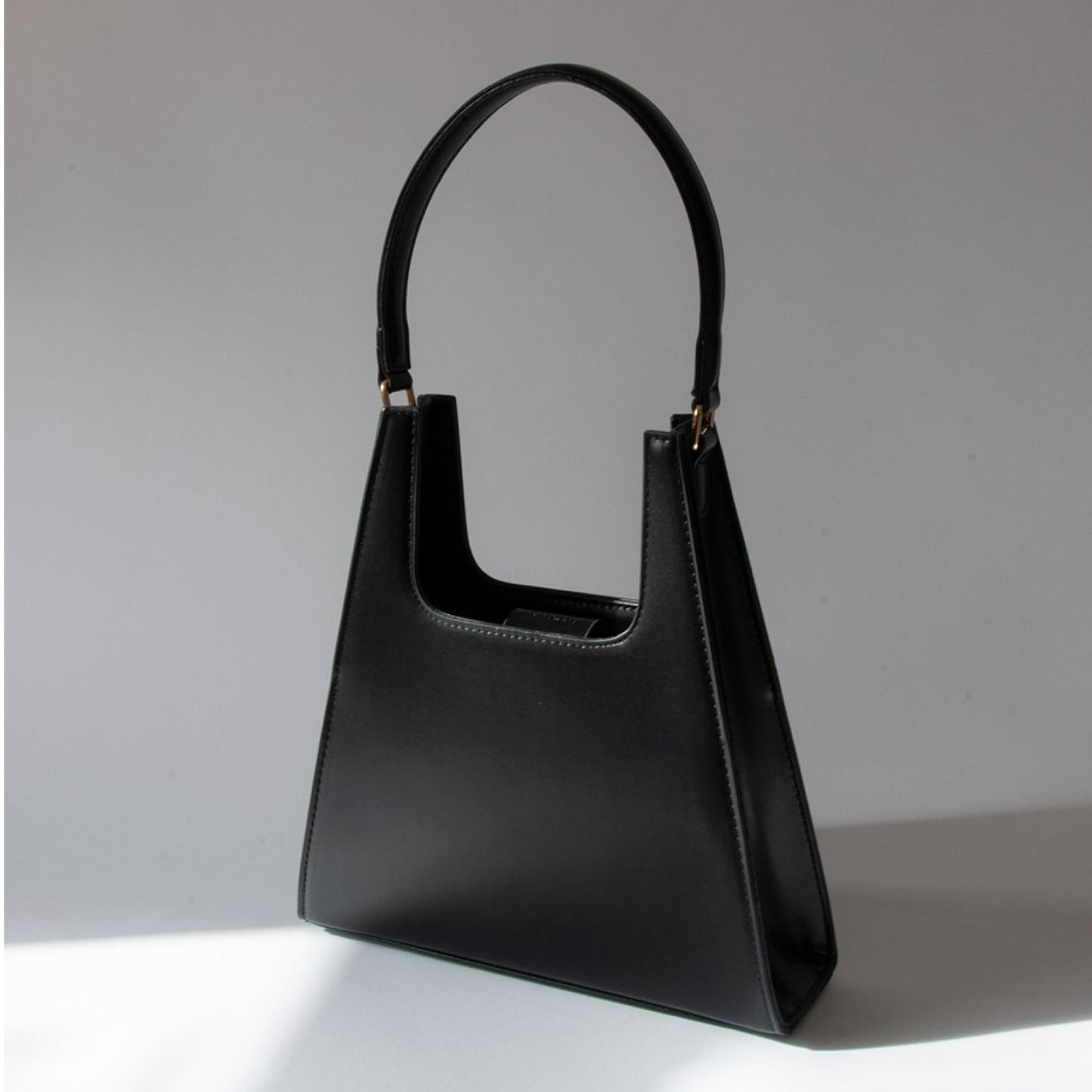 JEENAA Jiyo Bag Black