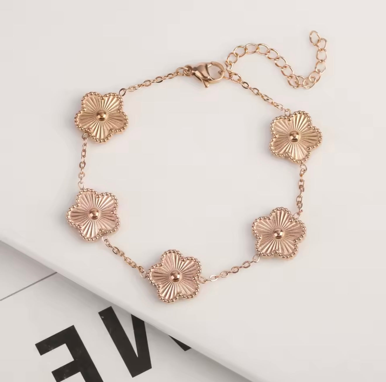 Blooming Elegance Jewellery Set in Rose Gold
