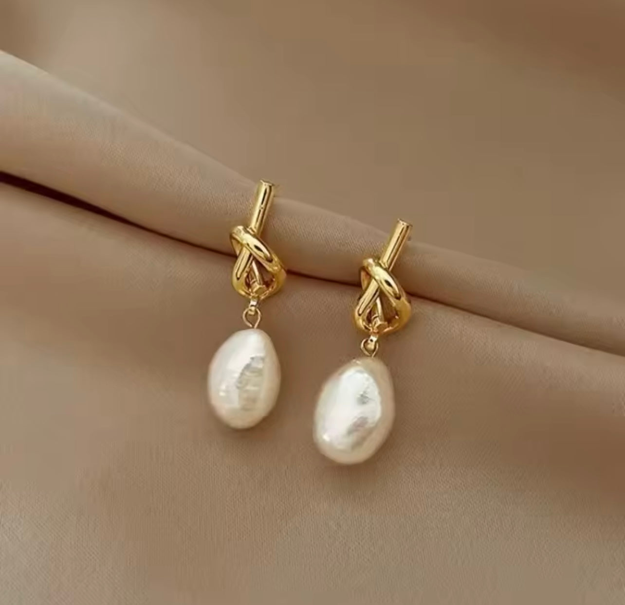 Knotted Detail Earring Pearl Shaped Earring